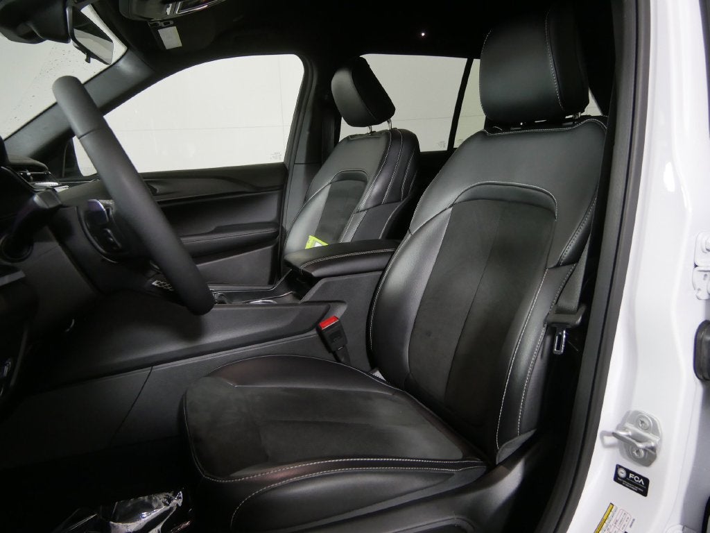 2025 Jeep Grand Cherokee Altitude 4x4