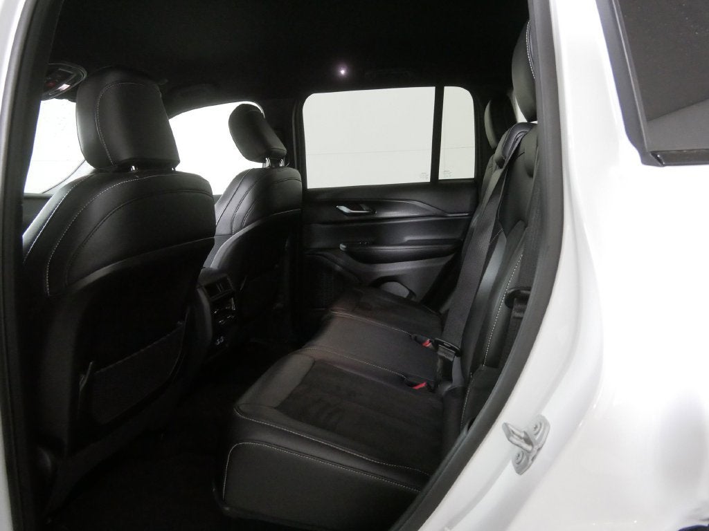 2025 Jeep Grand Cherokee Altitude 4x4