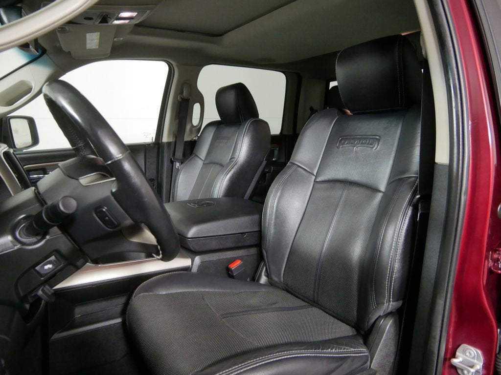 2018 RAM 1500 Laramie Crew Cab 4x4 5'7" Box