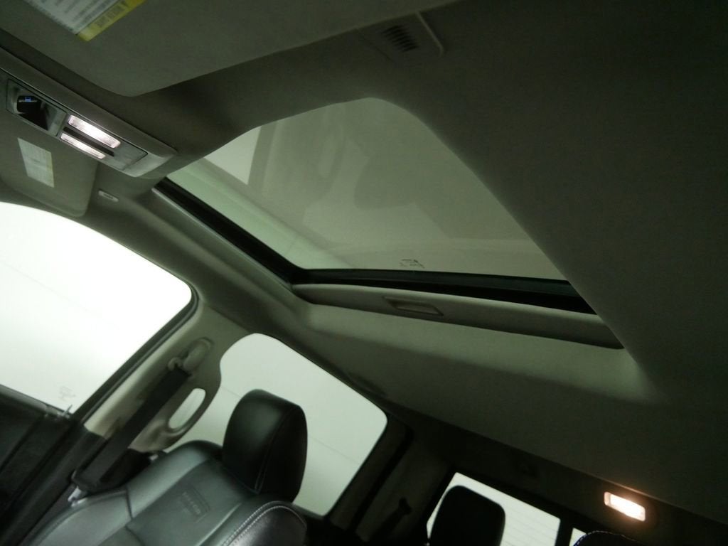 2018 RAM 1500 Laramie Crew Cab 4x4 5'7" Box