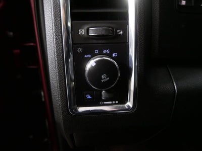 2018 RAM 1500 Laramie Crew Cab 4x4 5'7" Box