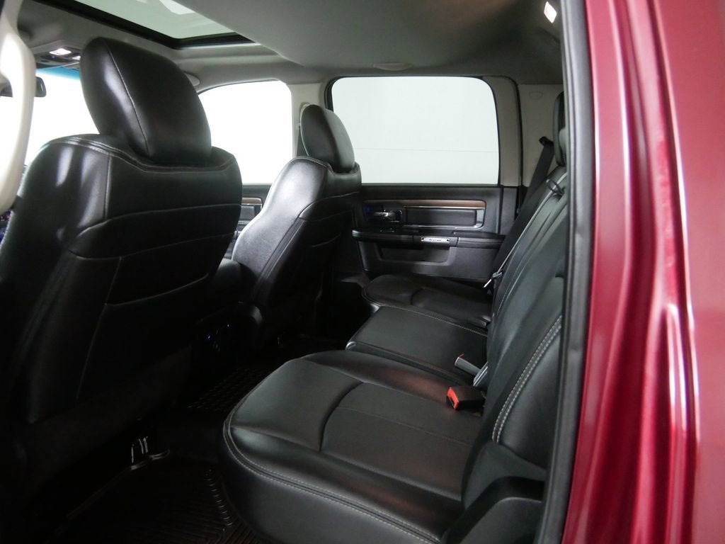 2018 RAM 1500 Laramie Crew Cab 4x4 5'7" Box