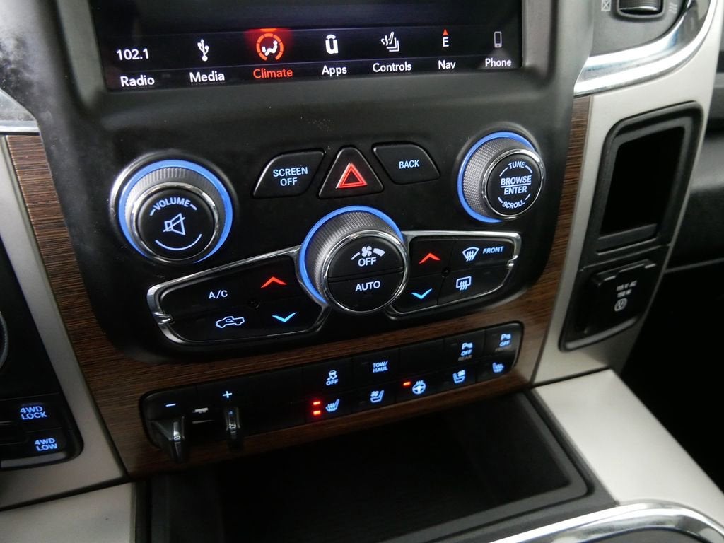 2018 RAM 1500 Laramie Crew Cab 4x4 5'7" Box