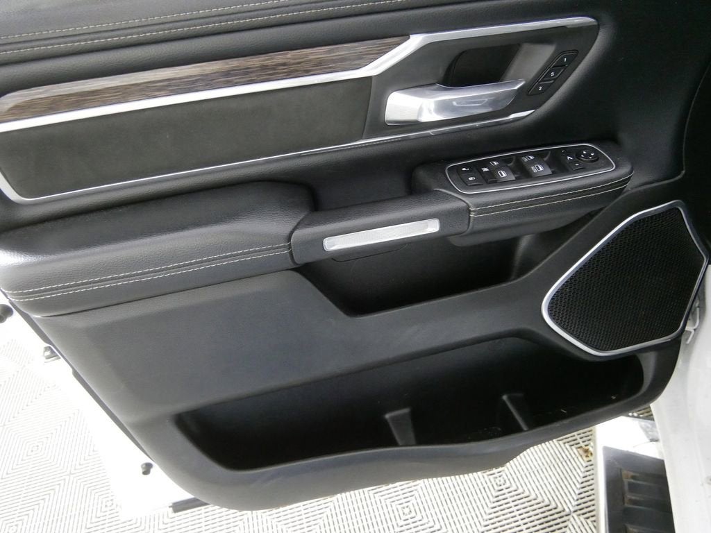 2020 RAM 1500 Laramie Quad Cab 4x4 6'4" Box