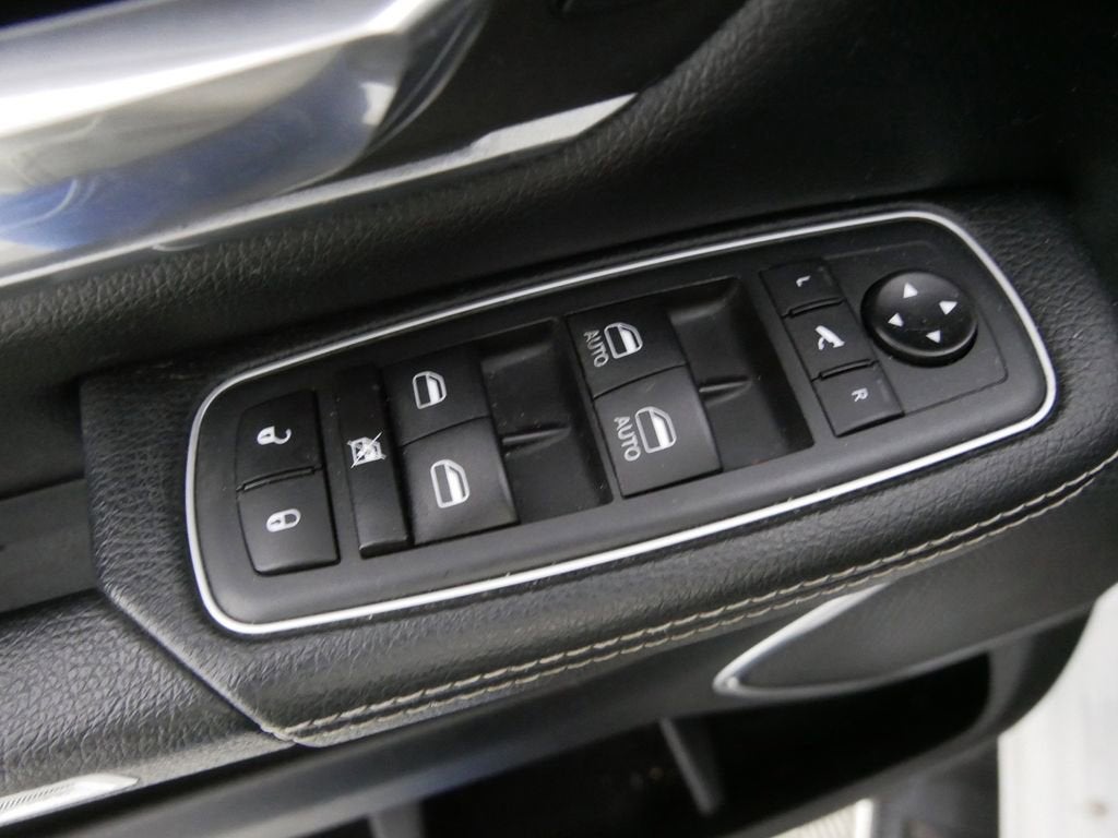 2020 RAM 1500 Laramie Quad Cab 4x4 6'4" Box