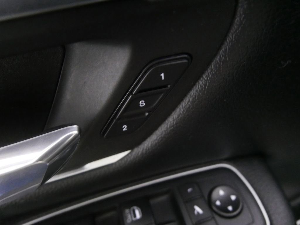 2020 RAM 1500 Laramie Quad Cab 4x4 6'4" Box