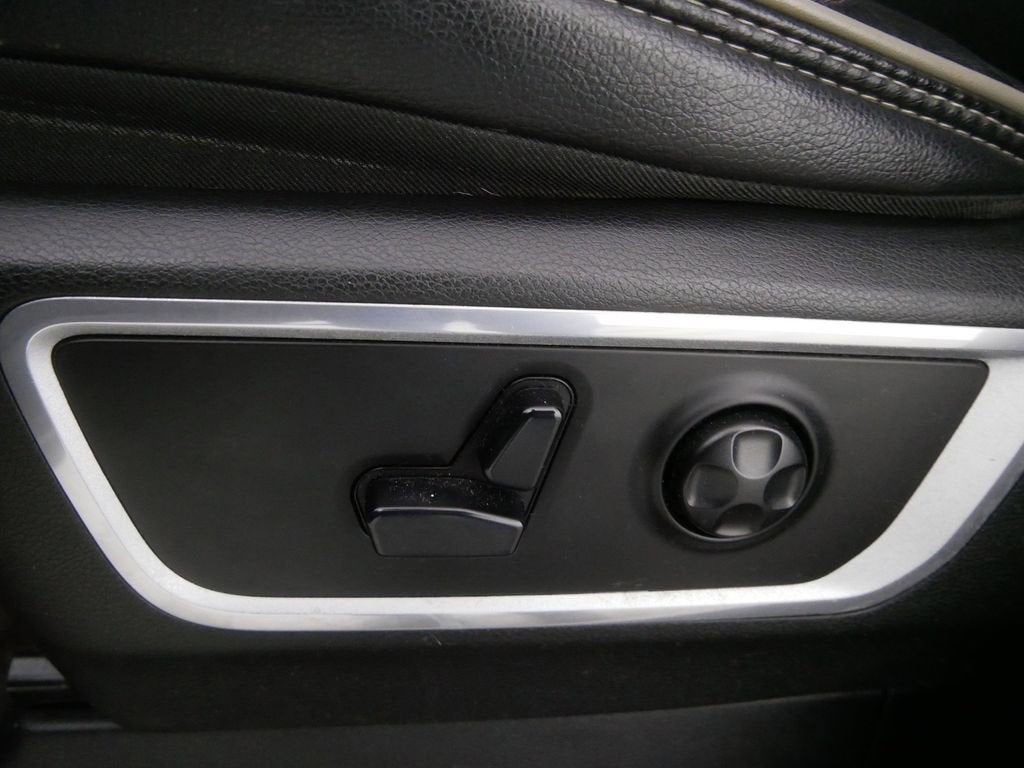 2020 RAM 1500 Laramie Quad Cab 4x4 6'4" Box