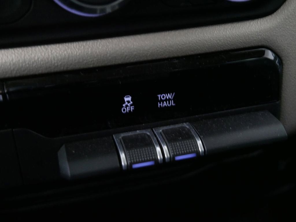 2020 RAM 1500 Laramie Quad Cab 4x4 6'4" Box