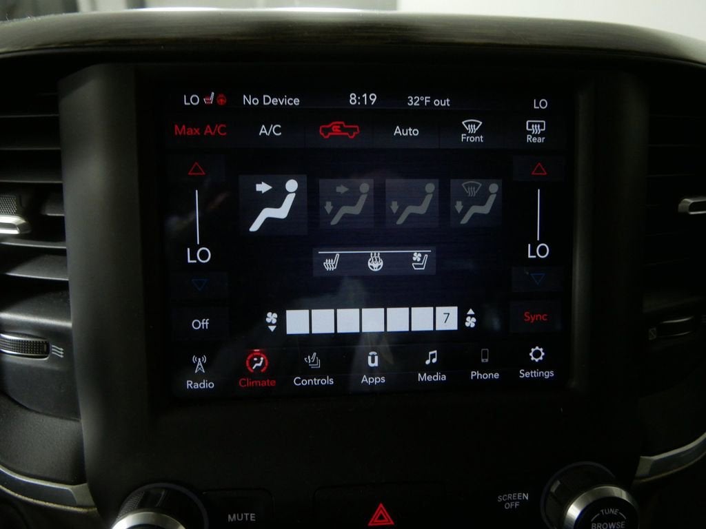 2020 RAM 1500 Laramie Quad Cab 4x4 6'4" Box