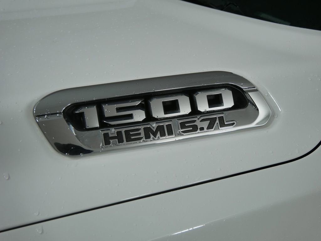 2020 RAM 1500 Laramie Quad Cab 4x4 6'4" Box