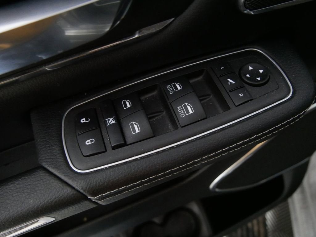 2024 RAM 1500 Laramie Crew Cab 4x4 6'4" Box