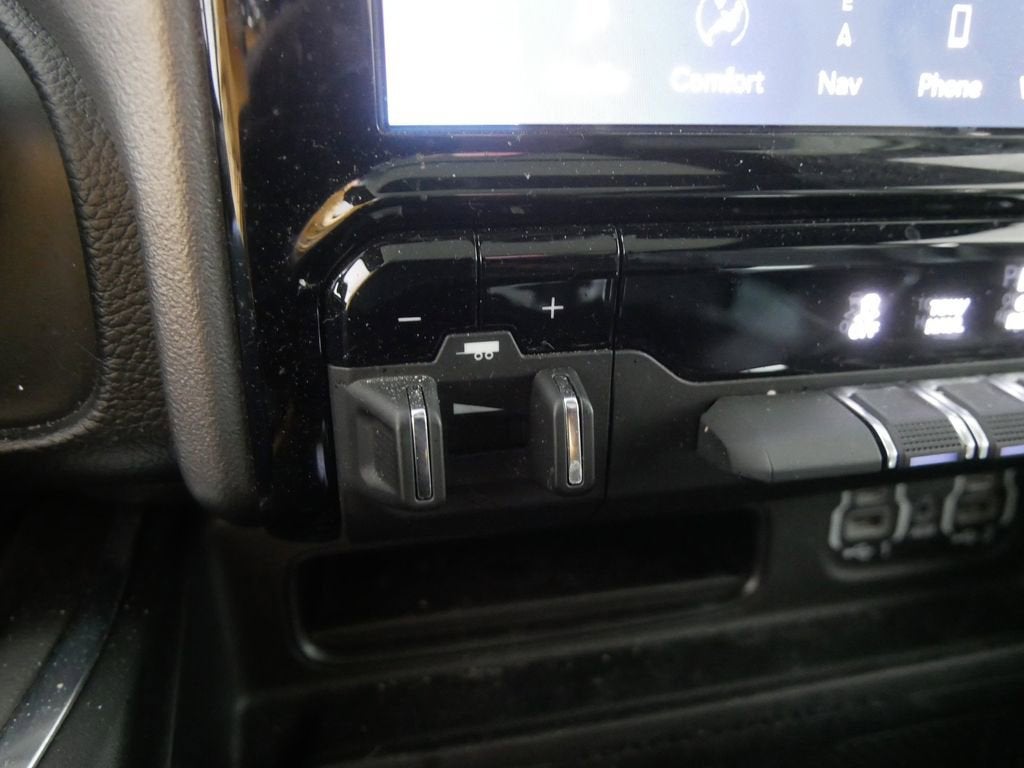 2024 RAM 1500 Laramie Crew Cab 4x4 6'4" Box