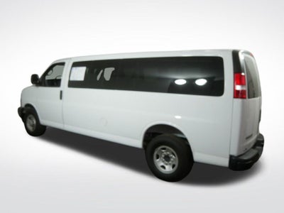 2023 Chevrolet Express Passenger 3500 1LS