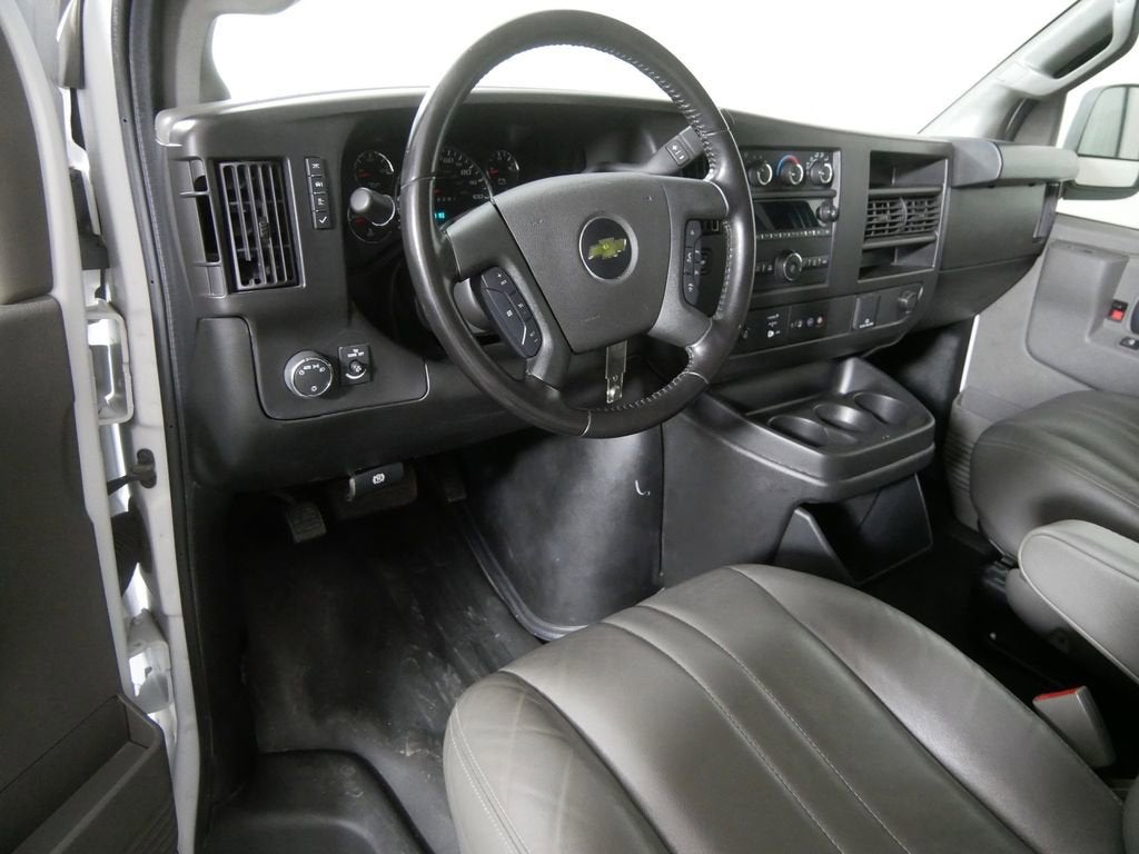 2023 Chevrolet Express Passenger 3500 1LS