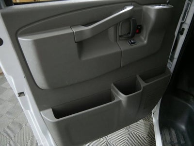 2023 Chevrolet Express Passenger 3500 1LS