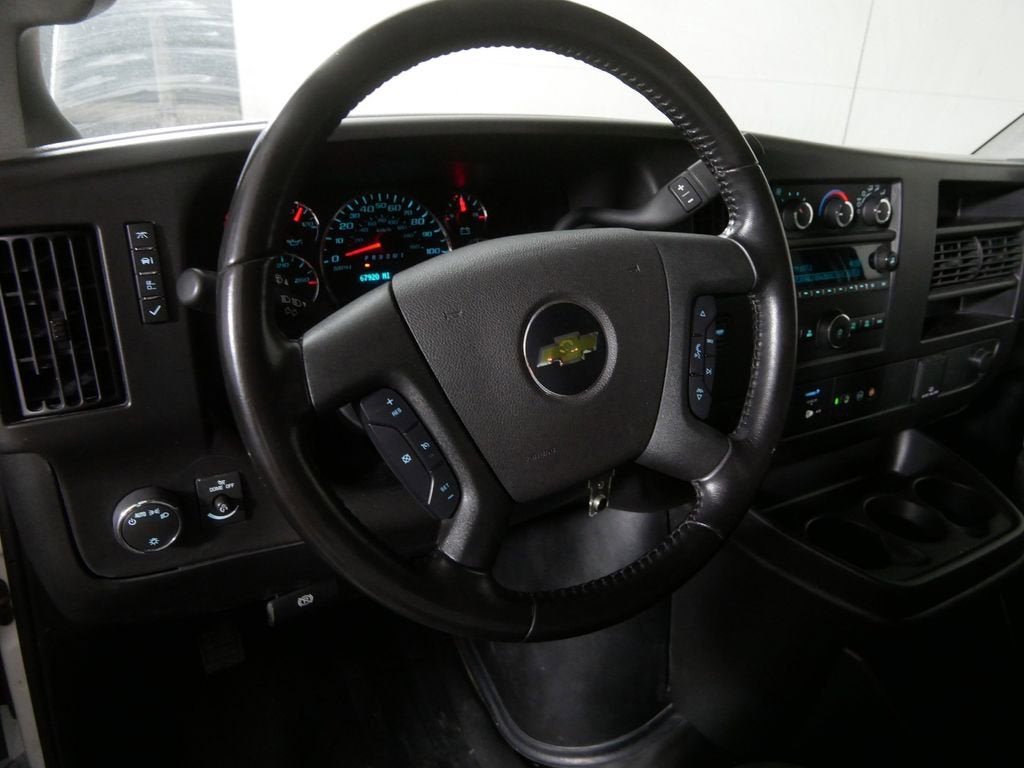 2023 Chevrolet Express Passenger 3500 1LS
