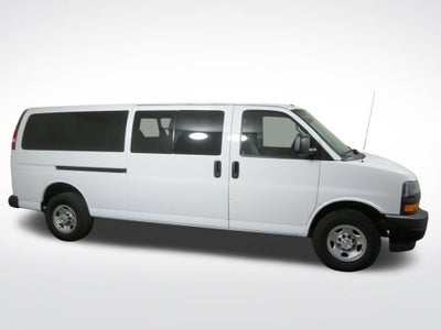 2023 Chevrolet Express Passenger 3500 1LS