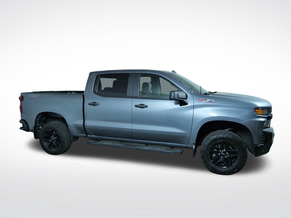 Used 2021 Chevrolet Silverado 1500 Custom with VIN 1GCPYCEF2MZ231442 for sale in Golden Valley, Minnesota
