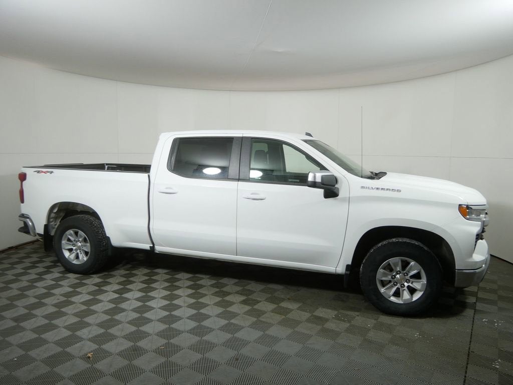 Used 2025 Chevrolet Silverado 1500 LT with VIN 1GCUKDED6SZ159893 for sale in Golden Valley, Minnesota