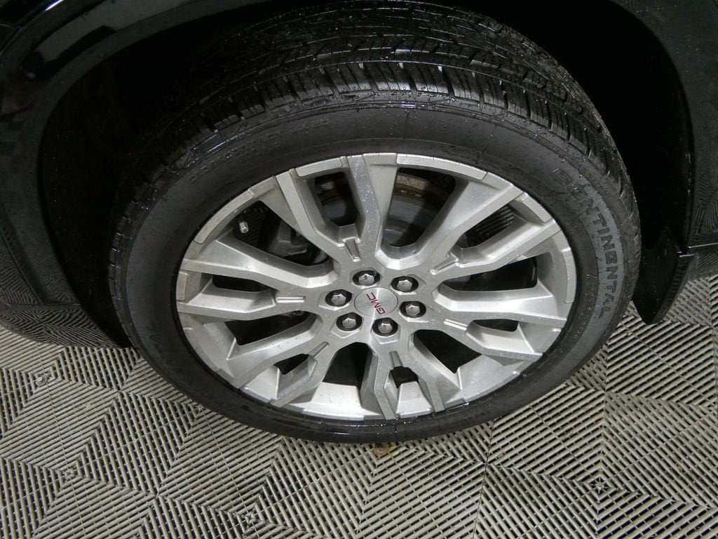 2024 GMC Acadia Denali