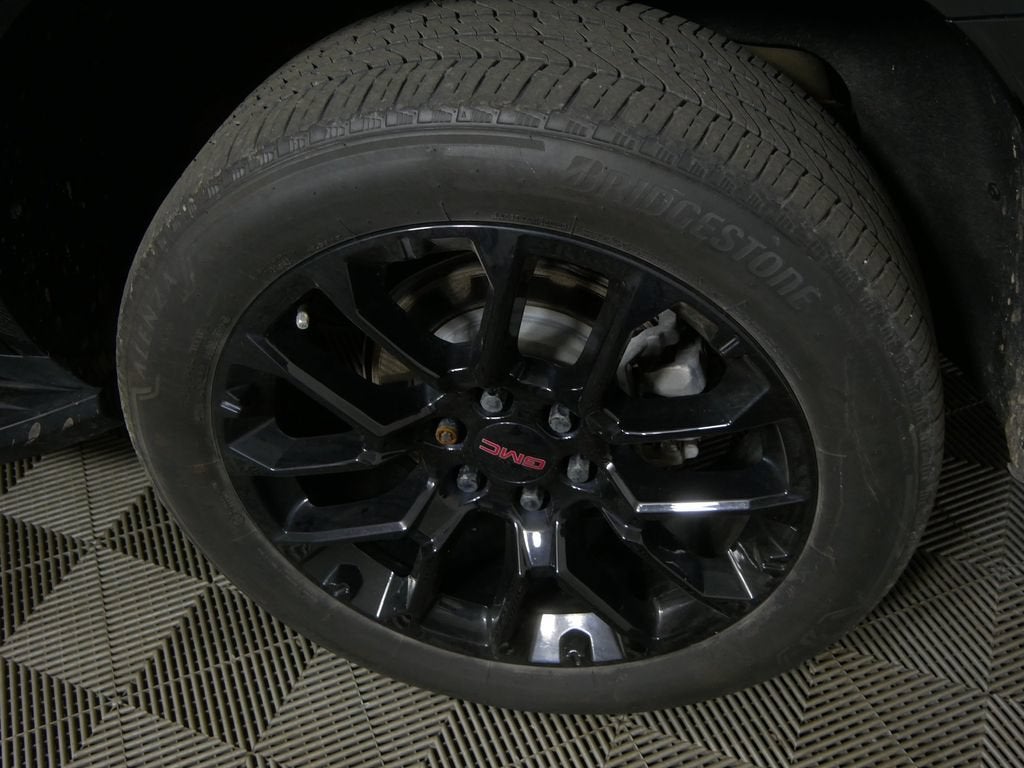 2024 GMC Yukon SLT