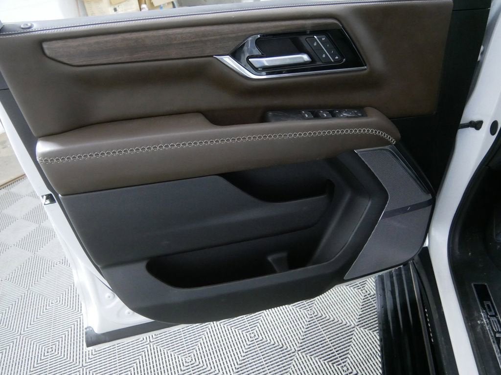 2025 GMC Yukon Denali Ultimate