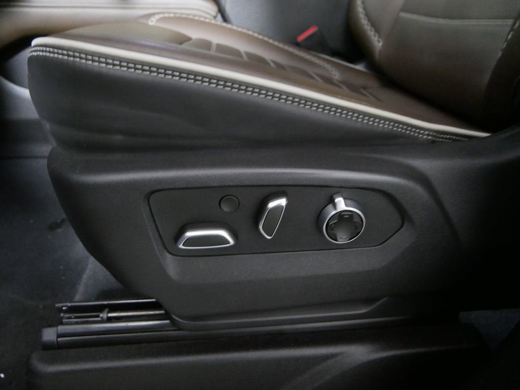 2025 GMC Yukon Denali Ultimate