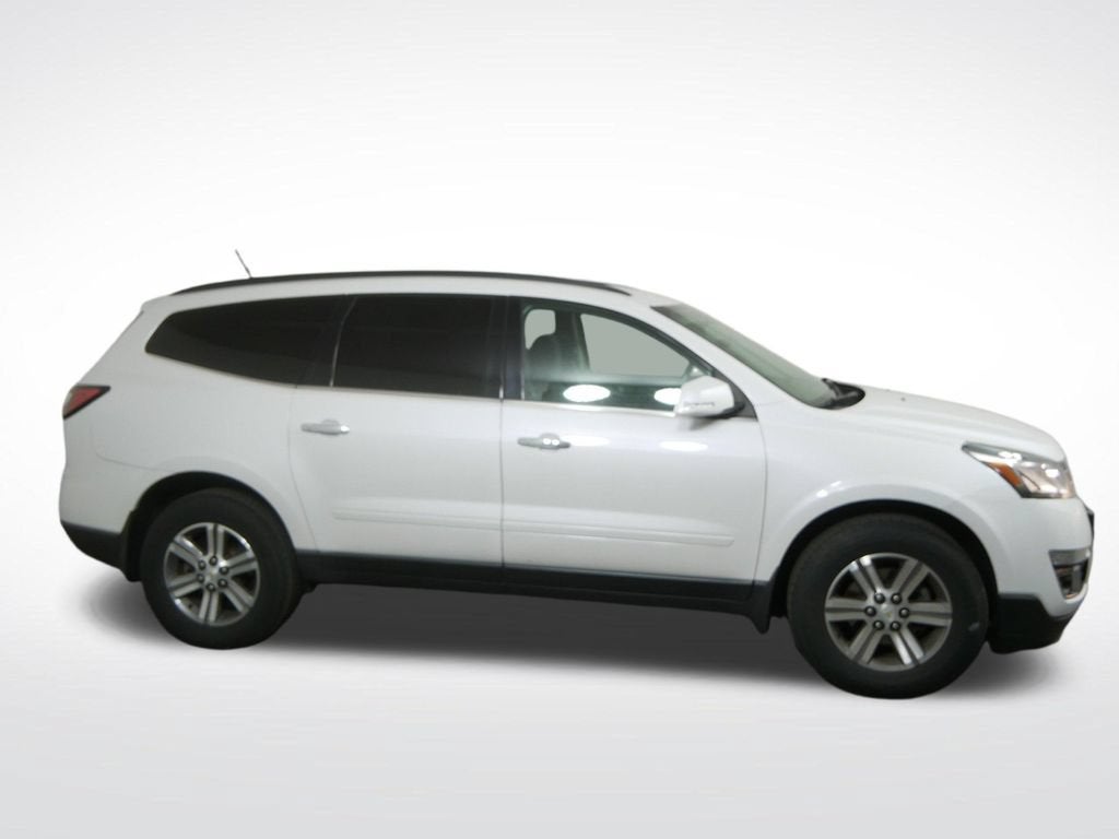 Used 2017 Chevrolet Traverse 1LT with VIN 1GNKVGKDXHJ286603 for sale in Golden Valley, Minnesota