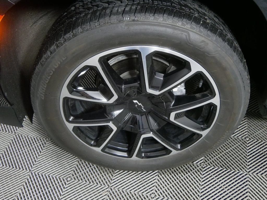 2023 Chevrolet Suburban RST