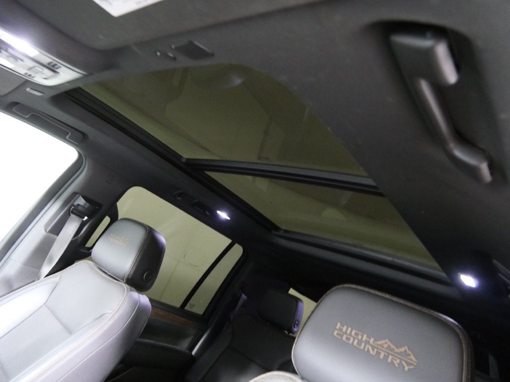 2021 Chevrolet Suburban High Country