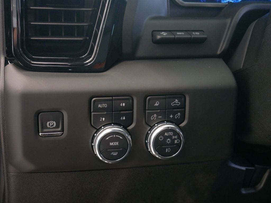 2025 GMC Sierra 3500 HD AT4