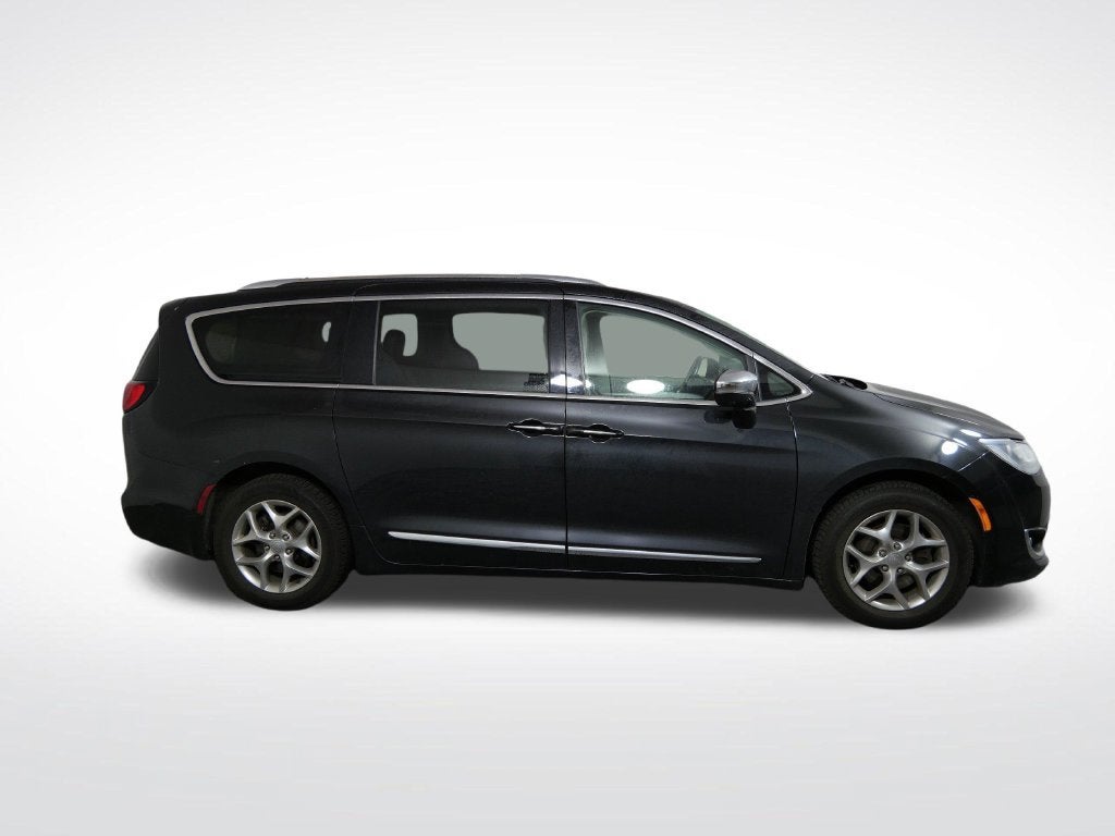 Used 2019 Chrysler Pacifica Limited with VIN 2C4RC1GG8KR604363 for sale in Golden Valley, Minnesota