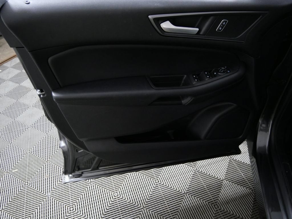 2020 Ford Edge SE