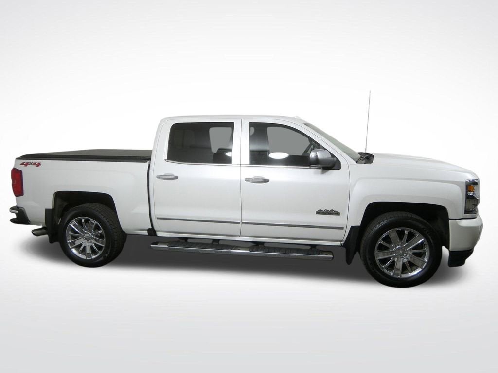 Used 2018 Chevrolet Silverado 1500 High Country with VIN 3GCUKTEC0JG612972 for sale in Golden Valley, Minnesota