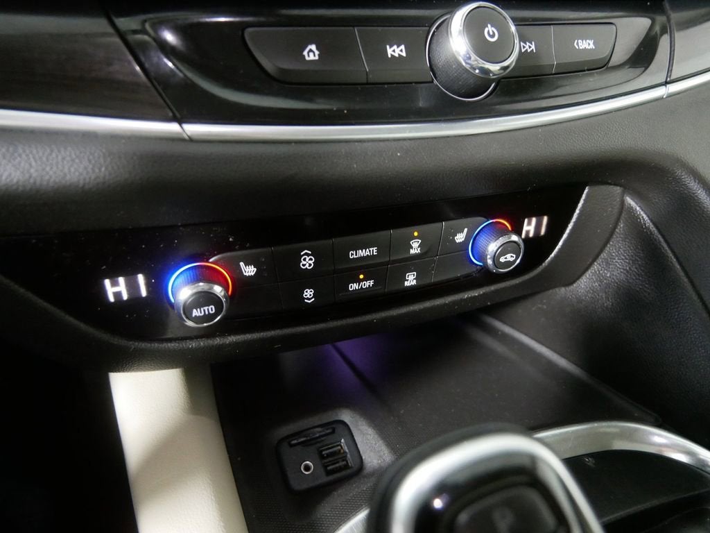 2021 Buick Enclave Essence