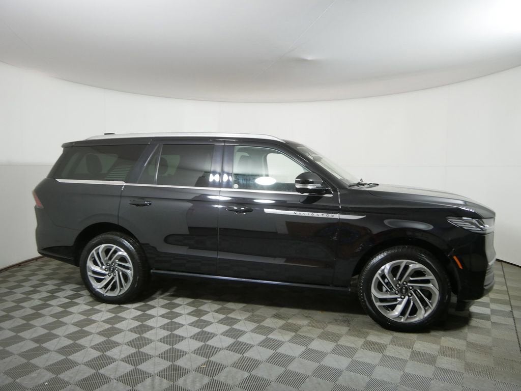 Used 2025 Lincoln Navigator Reserve with VIN 5LMJJ2LGXSEL02514 for sale in Golden Valley, Minnesota