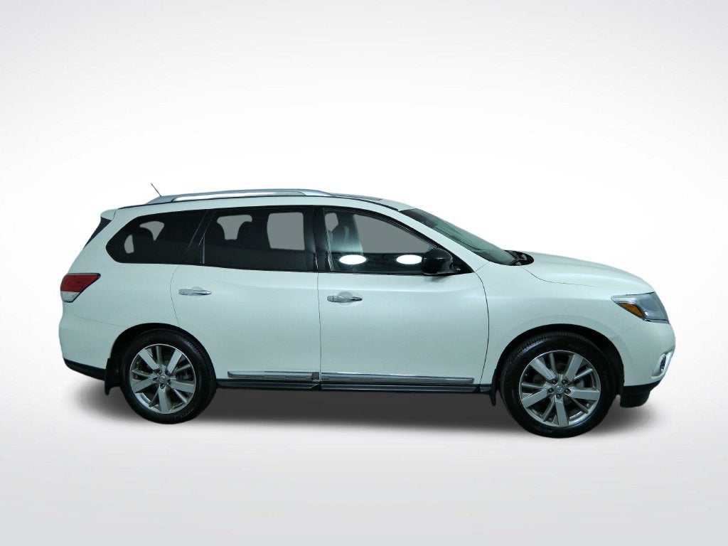 Used 2015 Nissan Pathfinder Platinum with VIN 5N1AR2MM8FC608385 for sale in Golden Valley, MN