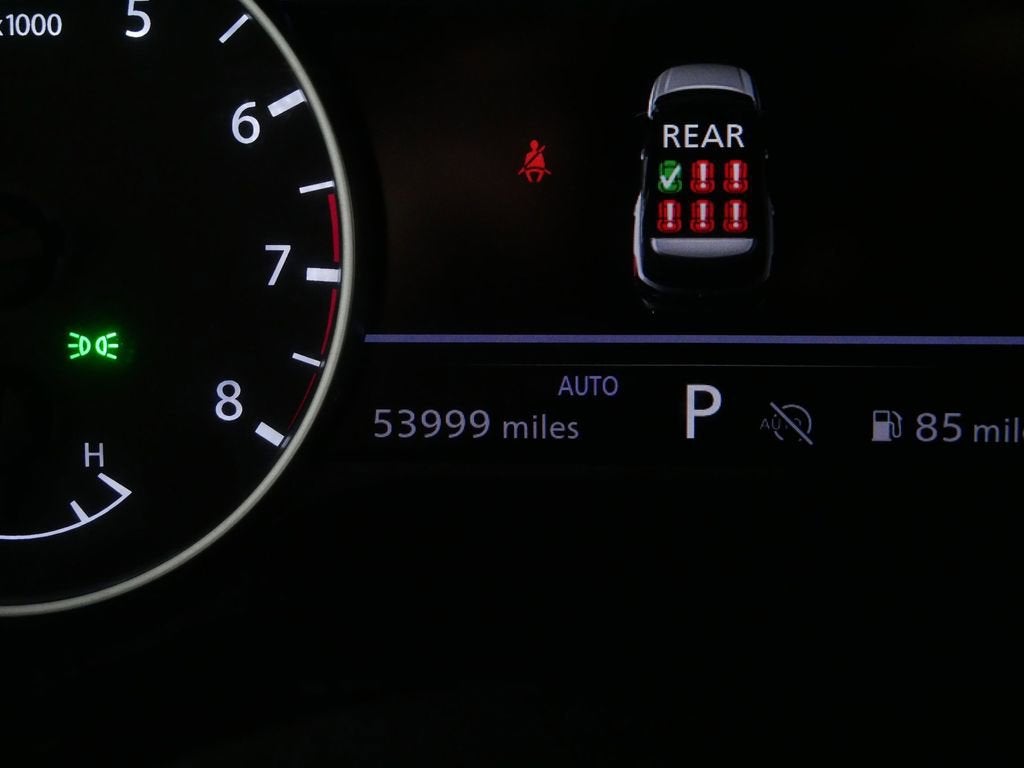 2024 Nissan Pathfinder SV