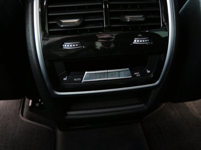 2024 BMW X7 M60i