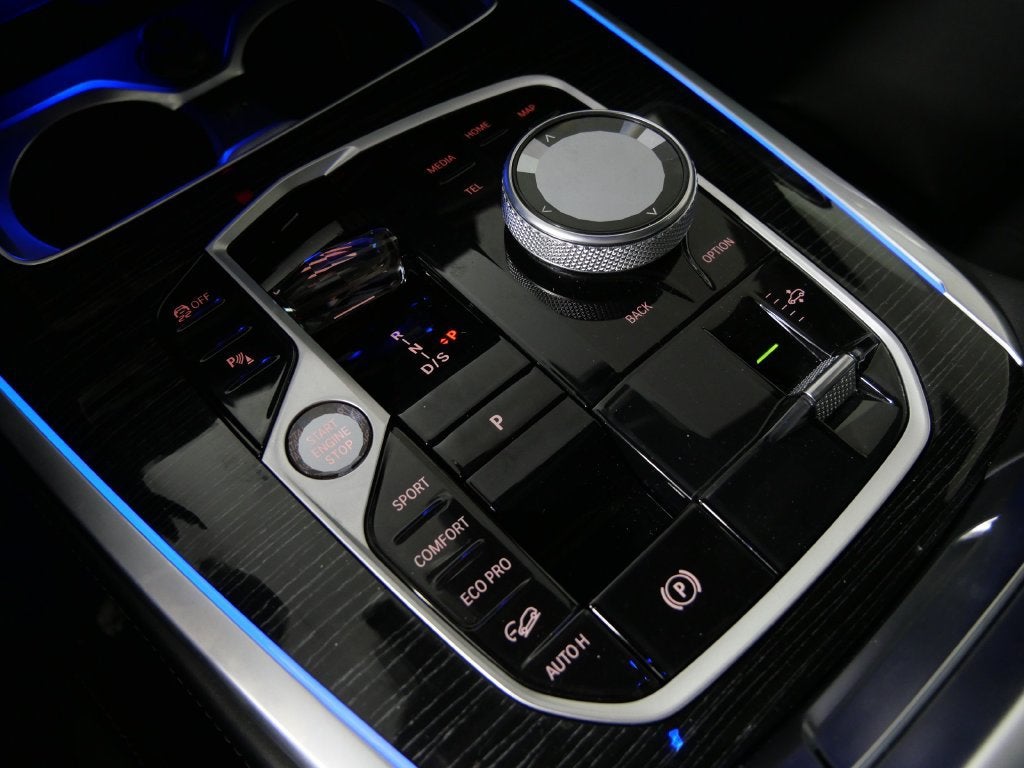 2024 BMW X7 M60i