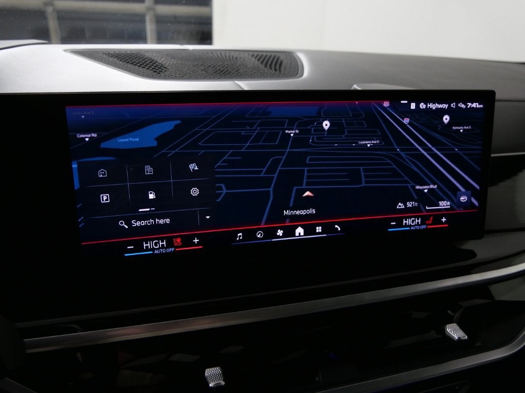 2024 BMW X7 M60i
