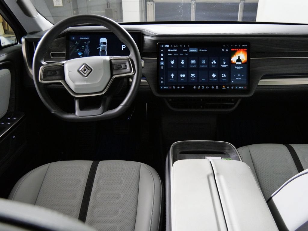 2025 RIVIAN R1T Adventure