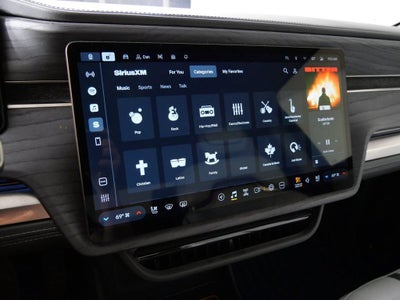 2025 RIVIAN R1T Adventure