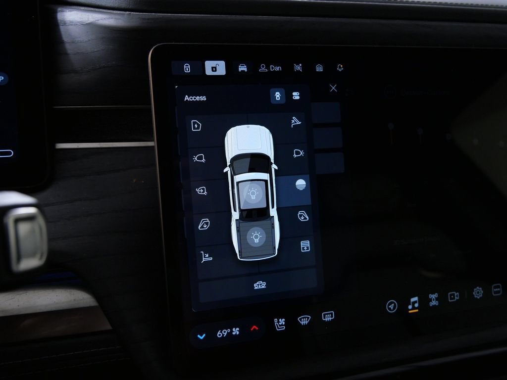 2025 RIVIAN R1T Adventure