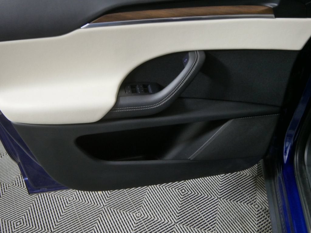 2023 Tesla Model X Standard Range