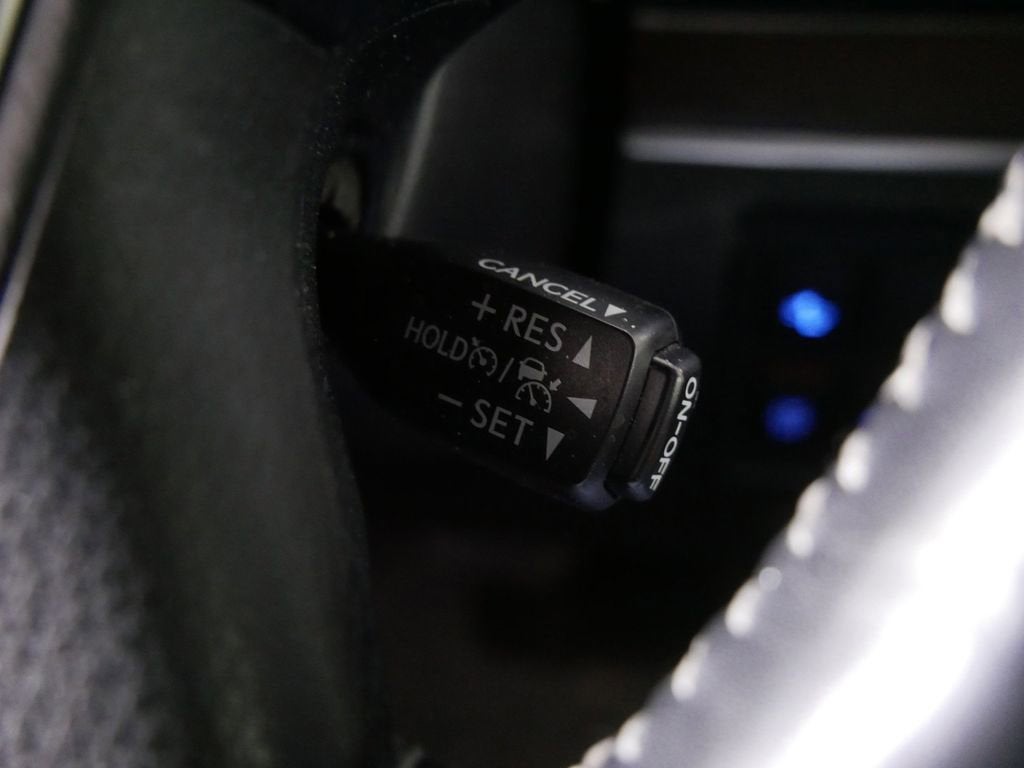 2019 Toyota Land Cruiser V8