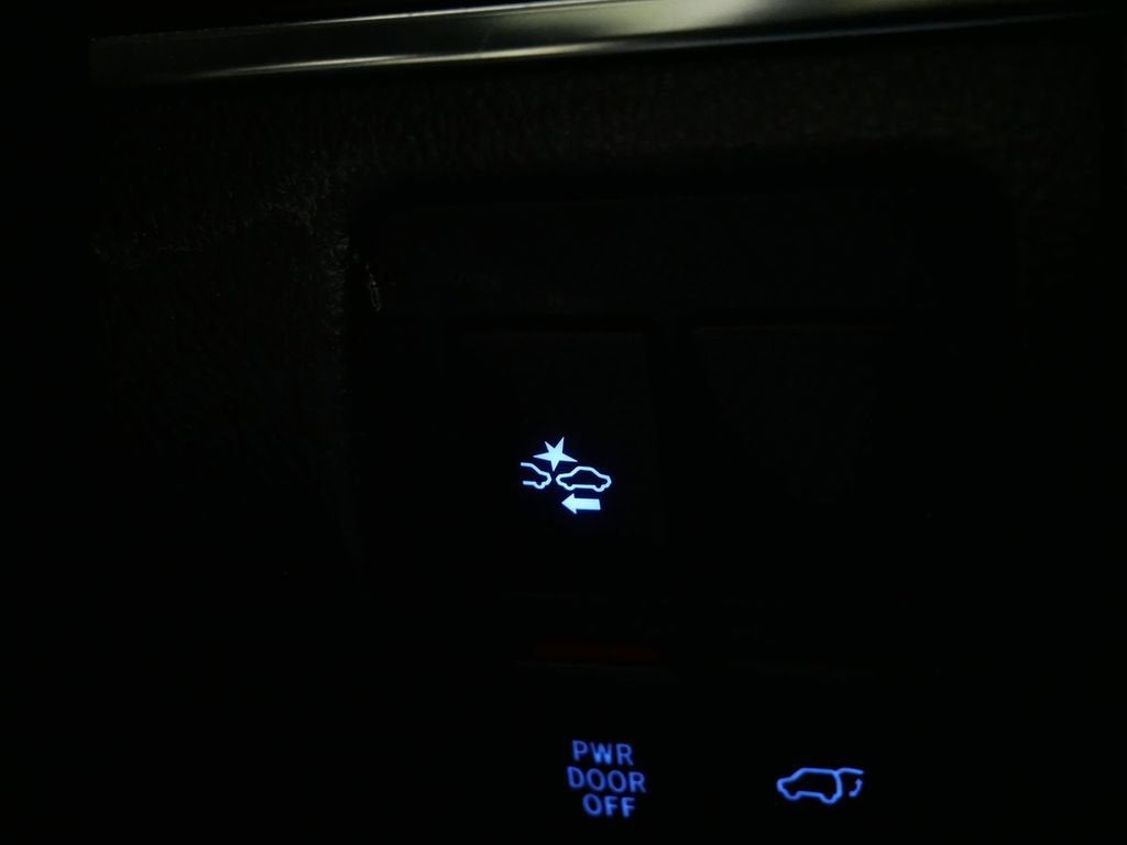 2019 Toyota Land Cruiser V8