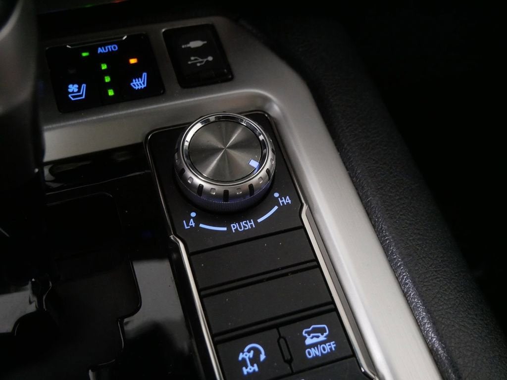 2019 Toyota Land Cruiser V8