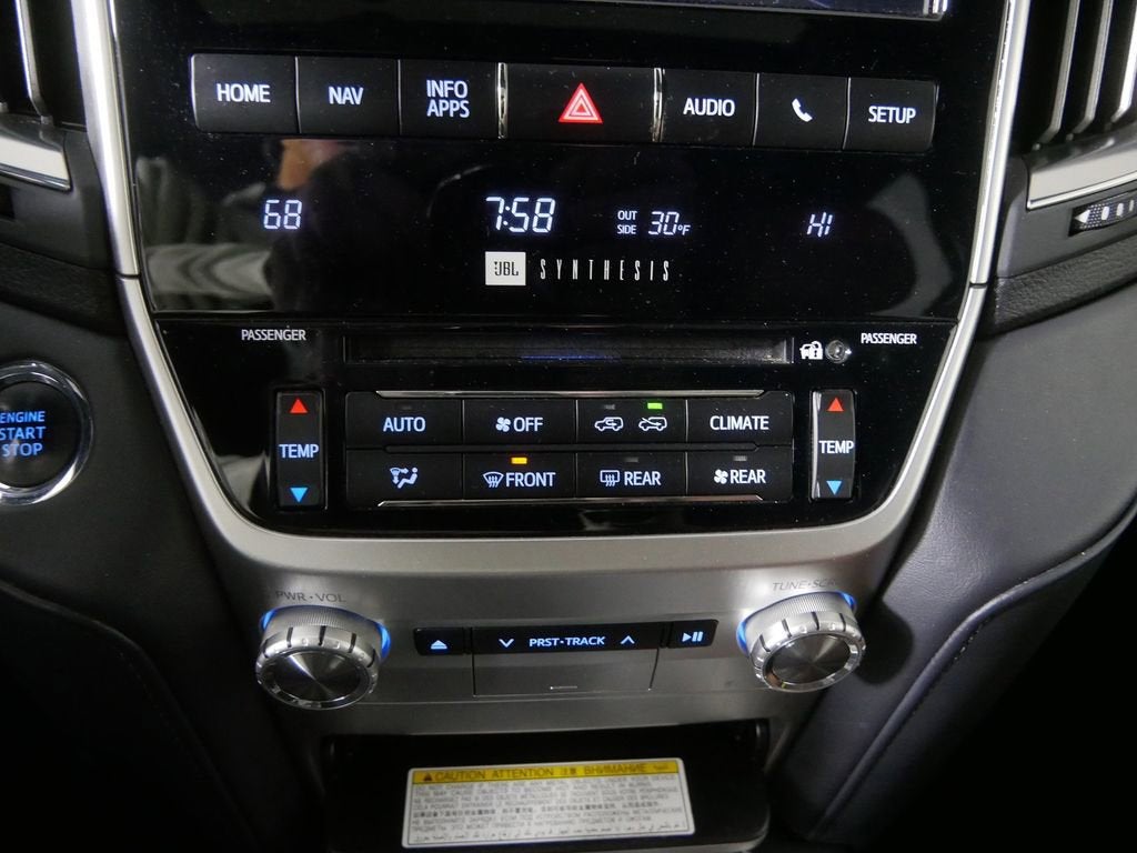 2019 Toyota Land Cruiser V8