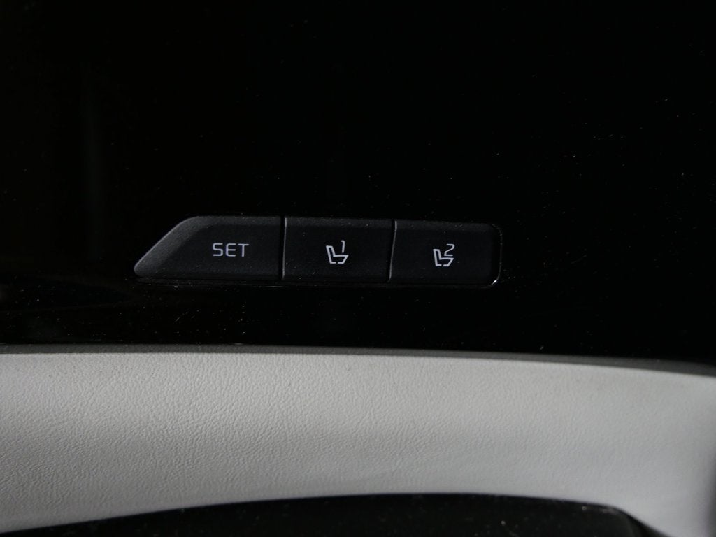 2023 Kia Carnival MPV SX